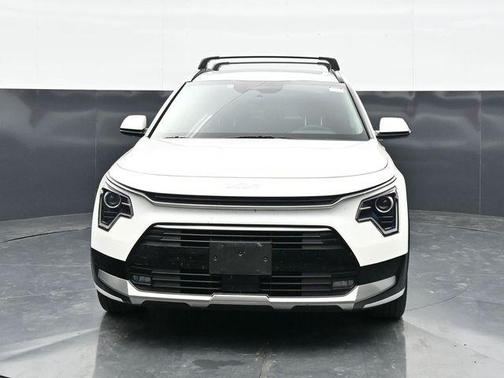 Snow White Pearl 2023 Kia Niro EX Touring