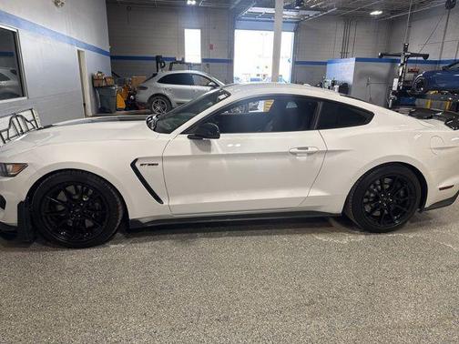 2019 Ford Shelby GT350 Base