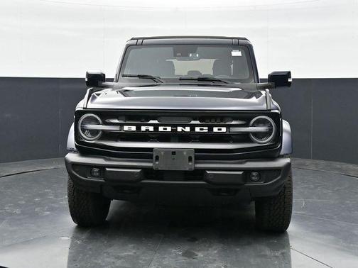 Blue Metallic 2021 Ford Bronco Outer Banks