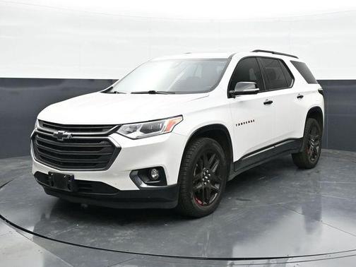 Iridescent Pearl Tricoat 2019 Chevrolet Traverse Premier