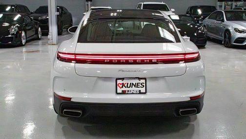 2025 Porsche Panamera 