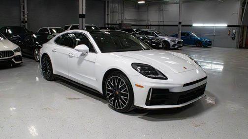 2025 Porsche Panamera 4