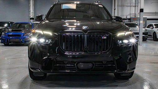 2023 BMW X7 M60i