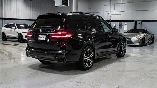 2023 BMW X7 M60i