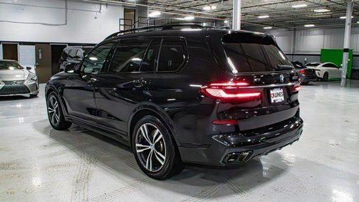 2023 BMW X7 M60i