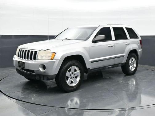 Bright Silver Clearcoat Metallic 2007 Jeep Grand Cherokee Laredo