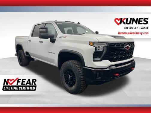 Summit White 2026 Chevrolet Silverado 2500 ZR2