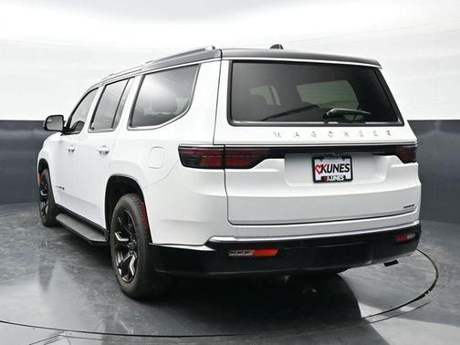 Bright White Clearcoat 2024 Jeep Wagoneer Series III
