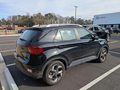 2023 Hyundai VENUE SEL