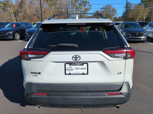2020 Toyota RAV4 LE