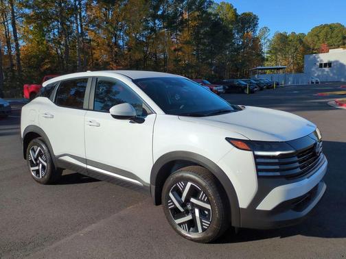 2025 Nissan Kicks SV