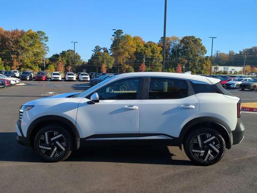2025 Nissan Kicks SV