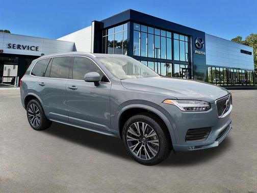 Gray Metallic 2022 Volvo XC90 T5 Momentum 7 Passenger