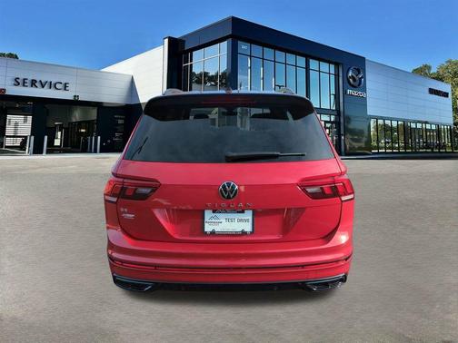 2024 Volkswagen Tiguan 2.0T SE R-Line Black