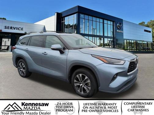 Moon Dust 2022 Toyota Highlander XLE