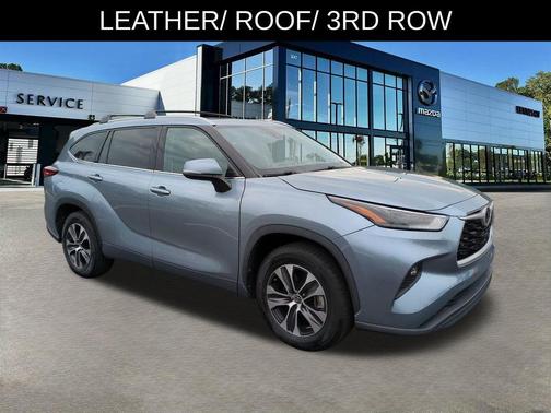 Moon Dust 2022 Toyota Highlander XLE