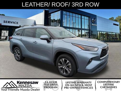 Moon Dust 2022 Toyota Highlander XLE