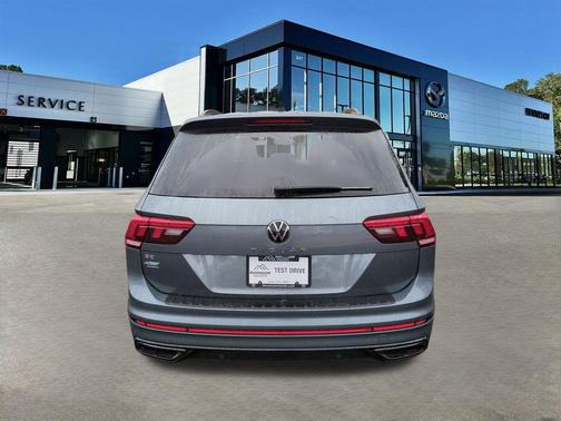 2022 Volkswagen Tiguan 2.0T SE R-Line Black