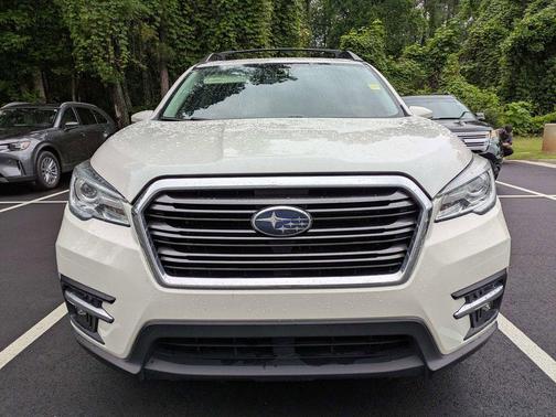 Crystal White Pearl 2022 Subaru Ascent Limited 8-Passenger