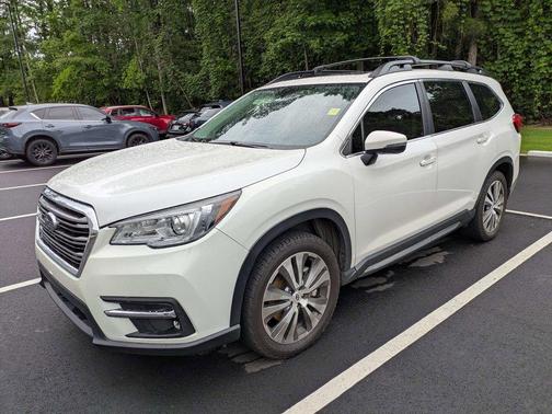 Crystal White Pearl 2022 Subaru Ascent Limited 8-Passenger