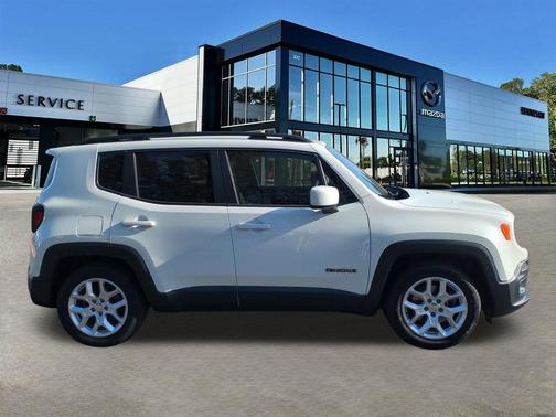 Alpine White 2018 Jeep Renegade Latitude