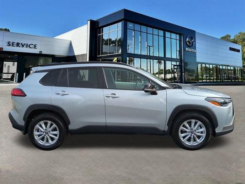 2025 Toyota Corolla Cross LE