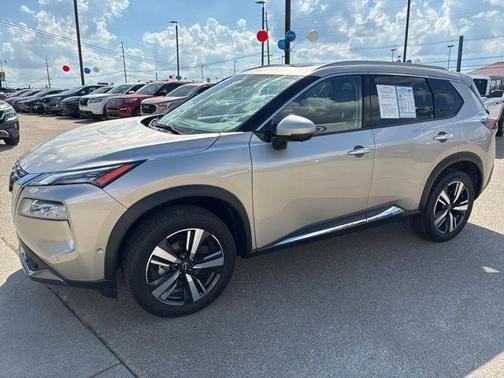 2023 Nissan Rogue SL