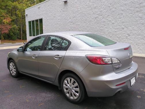 2013 Mazda Mazda3 i Sport