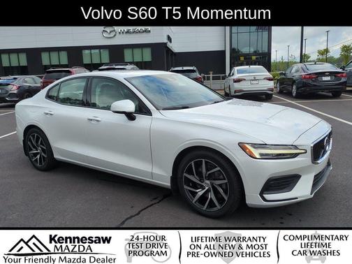 Crystal White Pearl 2020 Volvo S60 T5 Momentum