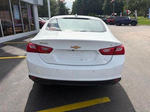 Summit White 2024 Chevrolet Malibu LT