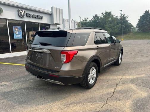 Stone Gray Metallic 2021 Ford Explorer XLT