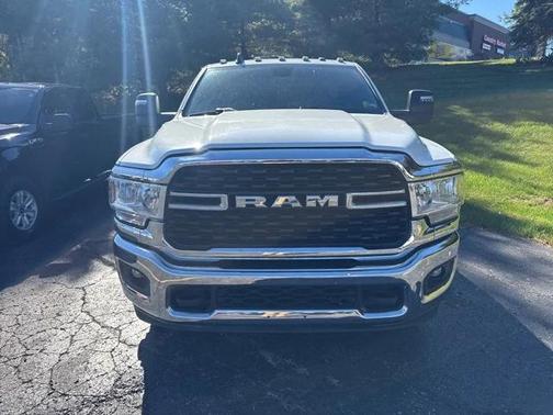2024 RAM 3500 Big Horn Crew Cab 4x4 8 Box