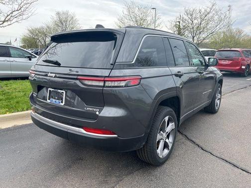 Metallic 2026 Jeep Grand Cherokee Limited