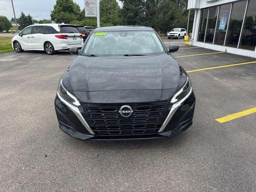 Super Black Clearcoat 2024 Nissan Altima 2.5 SV