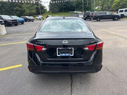 Super Black Clearcoat 2024 Nissan Altima 2.5 SV