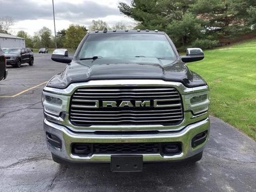 2019 RAM 3500 Laramie Crew Cab 4x4 8 Box