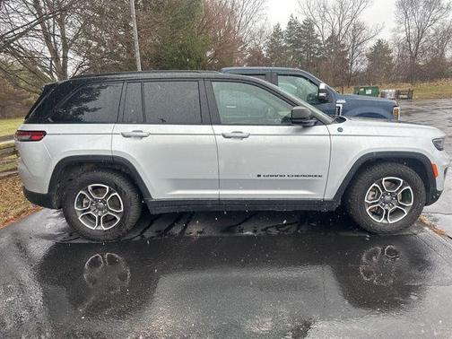 2024 Jeep Grand Cherokee 4xe Trailhawk