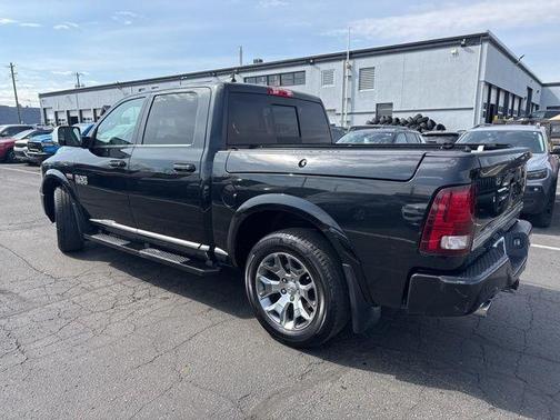 Brilliant Black Crystal Pearlcoat 2018 RAM 1500 Longhorn