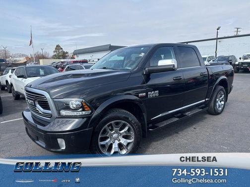 Brilliant Black Crystal Pearlcoat 2018 RAM 1500 Longhorn