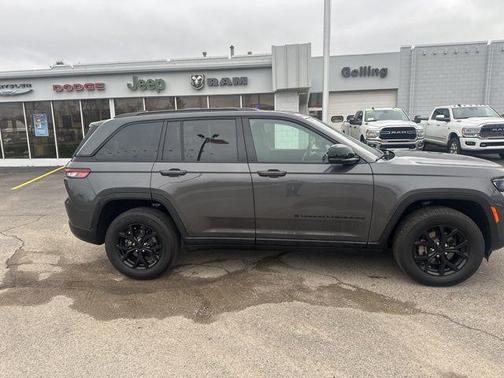 2024 Jeep Grand Cherokee Laredo