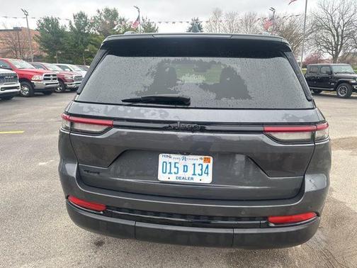 2024 Jeep Grand Cherokee Laredo