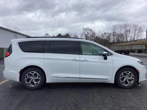 2023 Chrysler Pacifica Limited