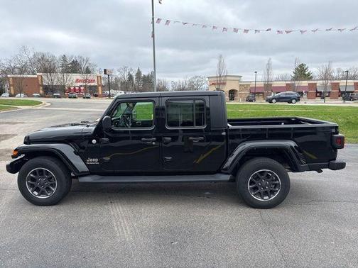 2022 Jeep Gladiator Overland
