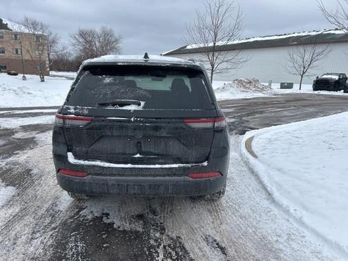 2026 Jeep Grand Cherokee Laredo