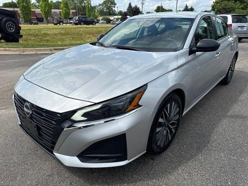 Brilliant Silver Metallic 2024 Nissan Altima 2.5 SV