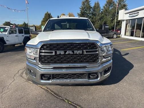 2024 RAM 3500 Big Horn Crew Cab 4x4 8 Box