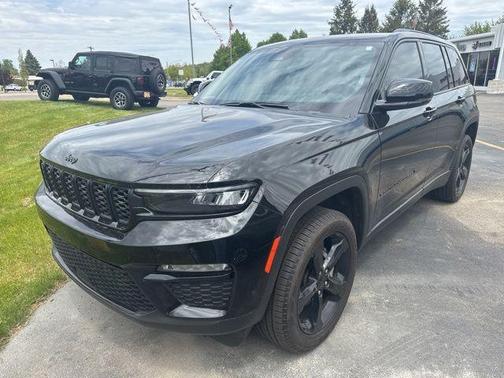 Diamond Black 2024 Jeep Grand Cherokee Limited