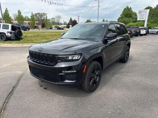 Diamond Black 2024 Jeep Grand Cherokee Limited