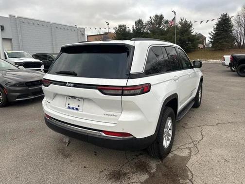 2025 Jeep Grand Cherokee Laredo 4x4