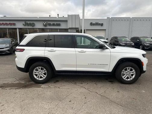 2025 Jeep Grand Cherokee Laredo 4x4